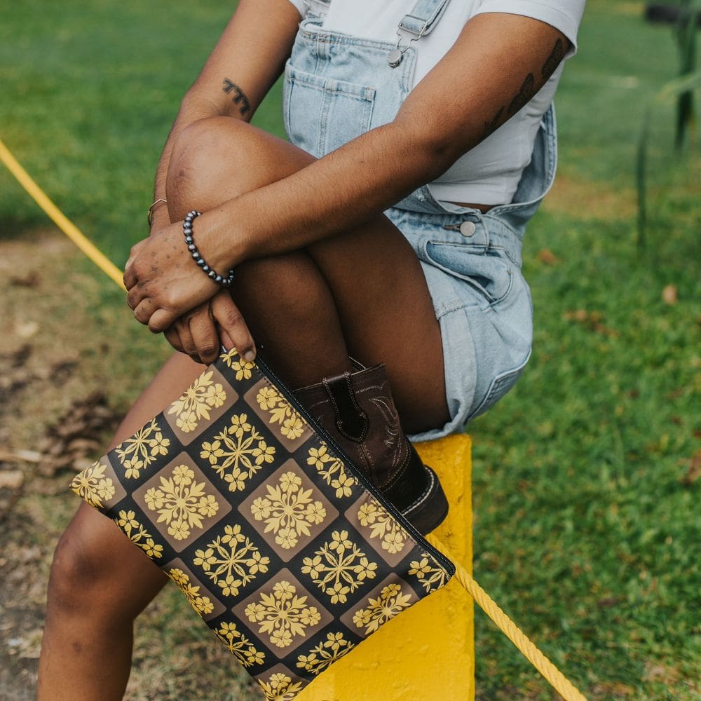 holoholo pouch - brown and yellow quilt - Puakenikeni Designs model holding