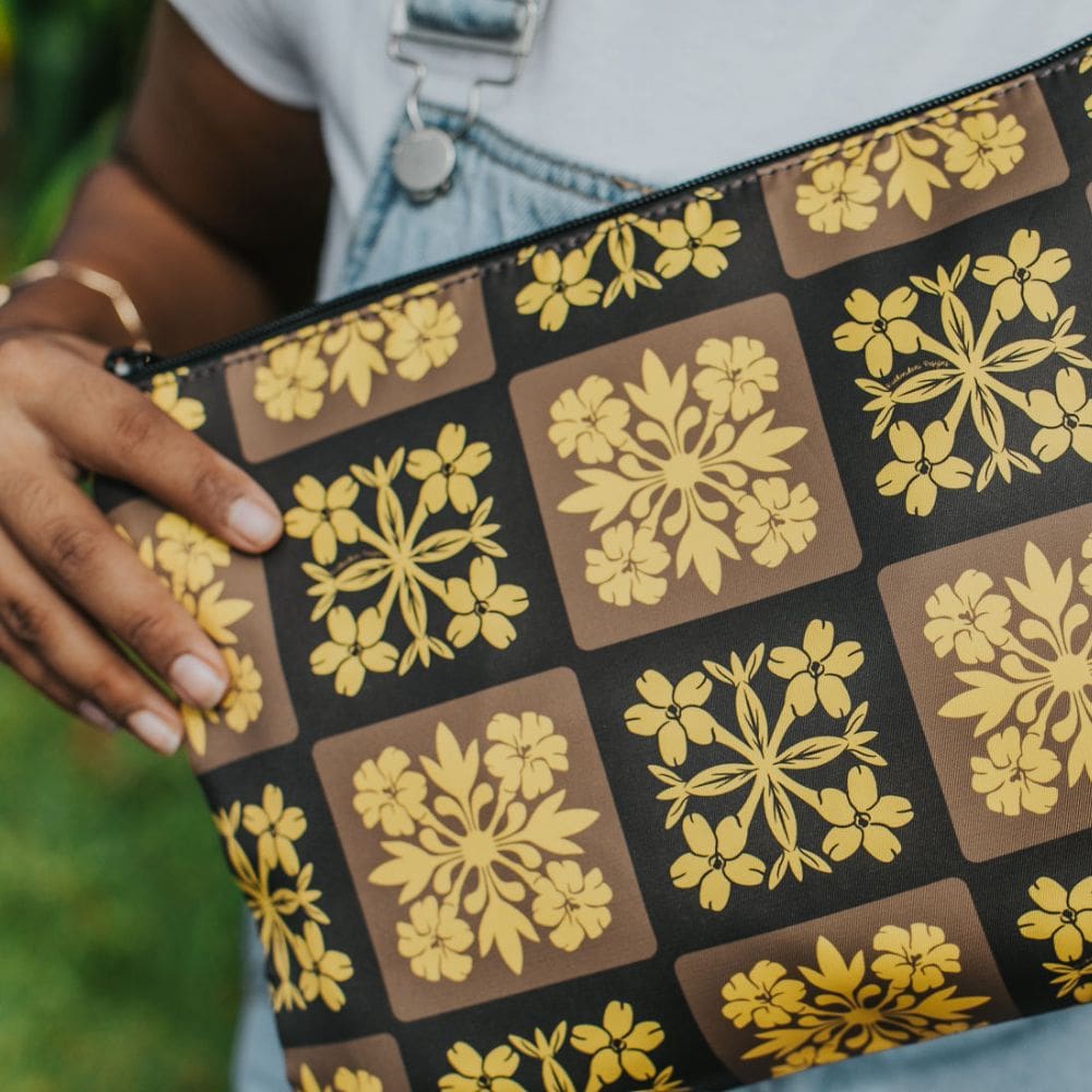 holoholo pouch - brown and yellow quilt - Puakenikeni Designs