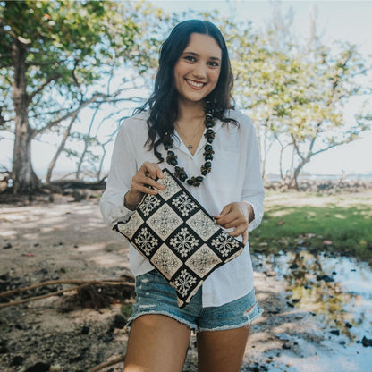 Holoholo Clutch - Beige Quilt - Puakenikeni Box November 2024 from Puakenikeni Designs model holding