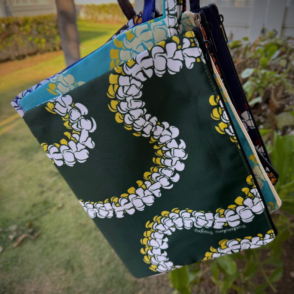 Holoholo Pouch (Kula Green & White)