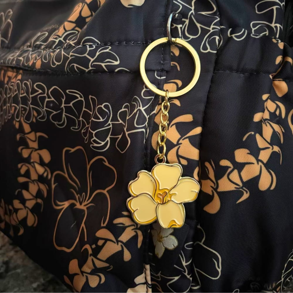 Puakenikeni Flower Keychain - Zipper Pull for Purses – Puakenikeni